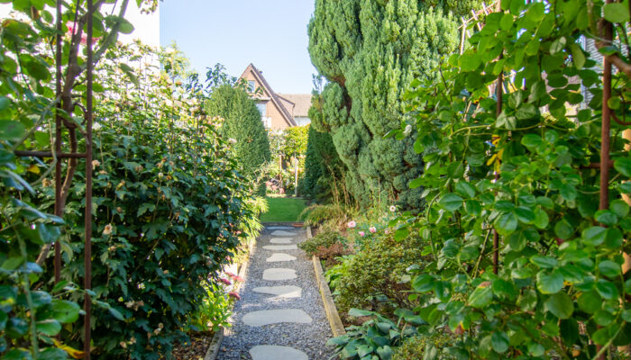 11138 Durchgang Garten