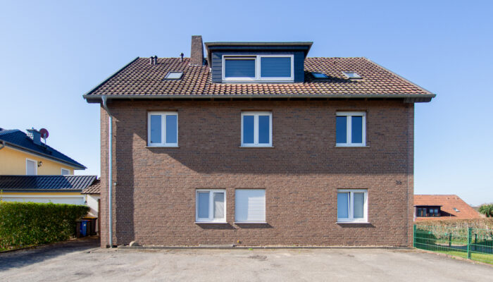 20996 Hausansicht 2